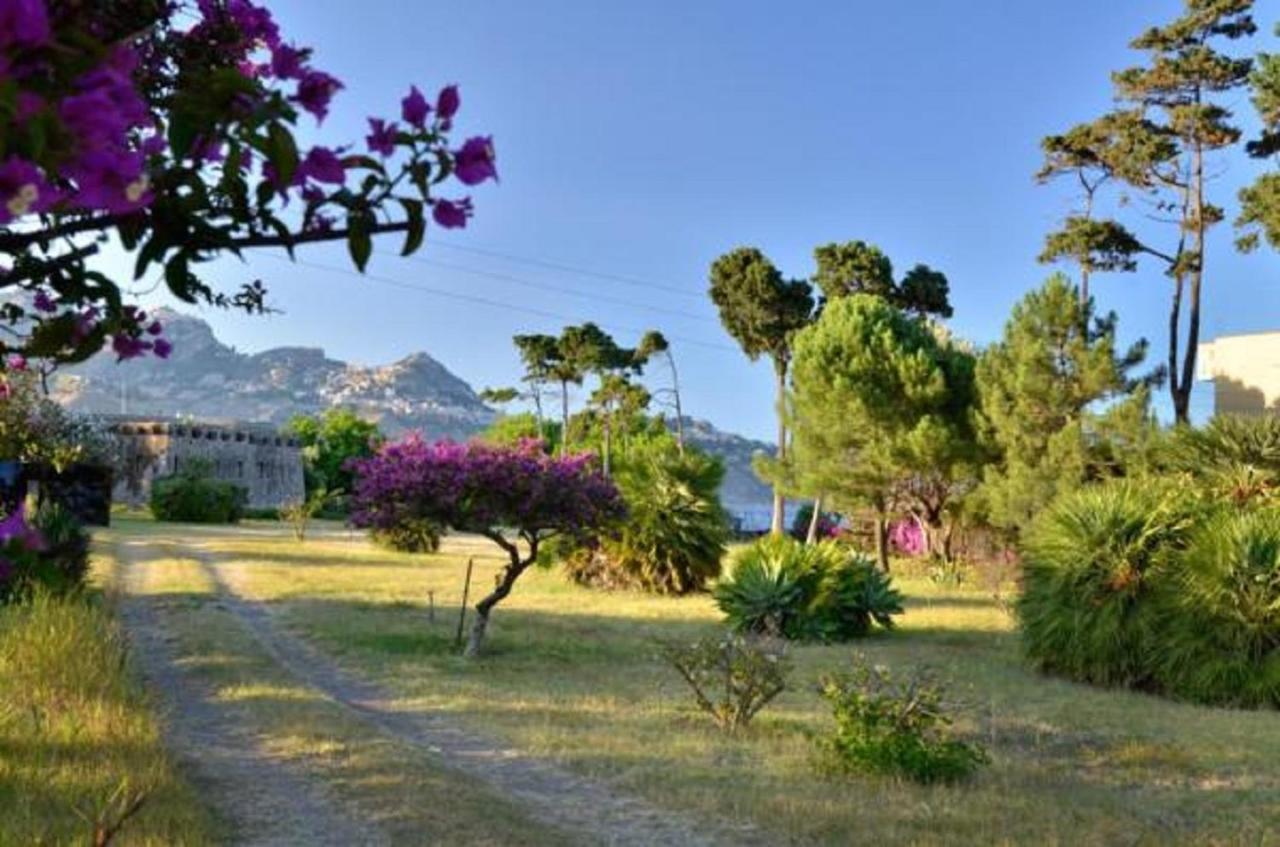 Gianni House Backpackers Hostel Giardini-Naxos Buitenkant foto