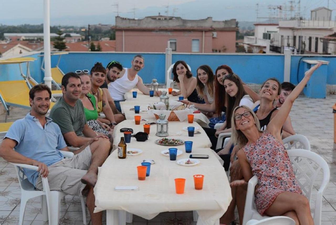 Gianni House Backpackers Hostel Giardini-Naxos Buitenkant foto