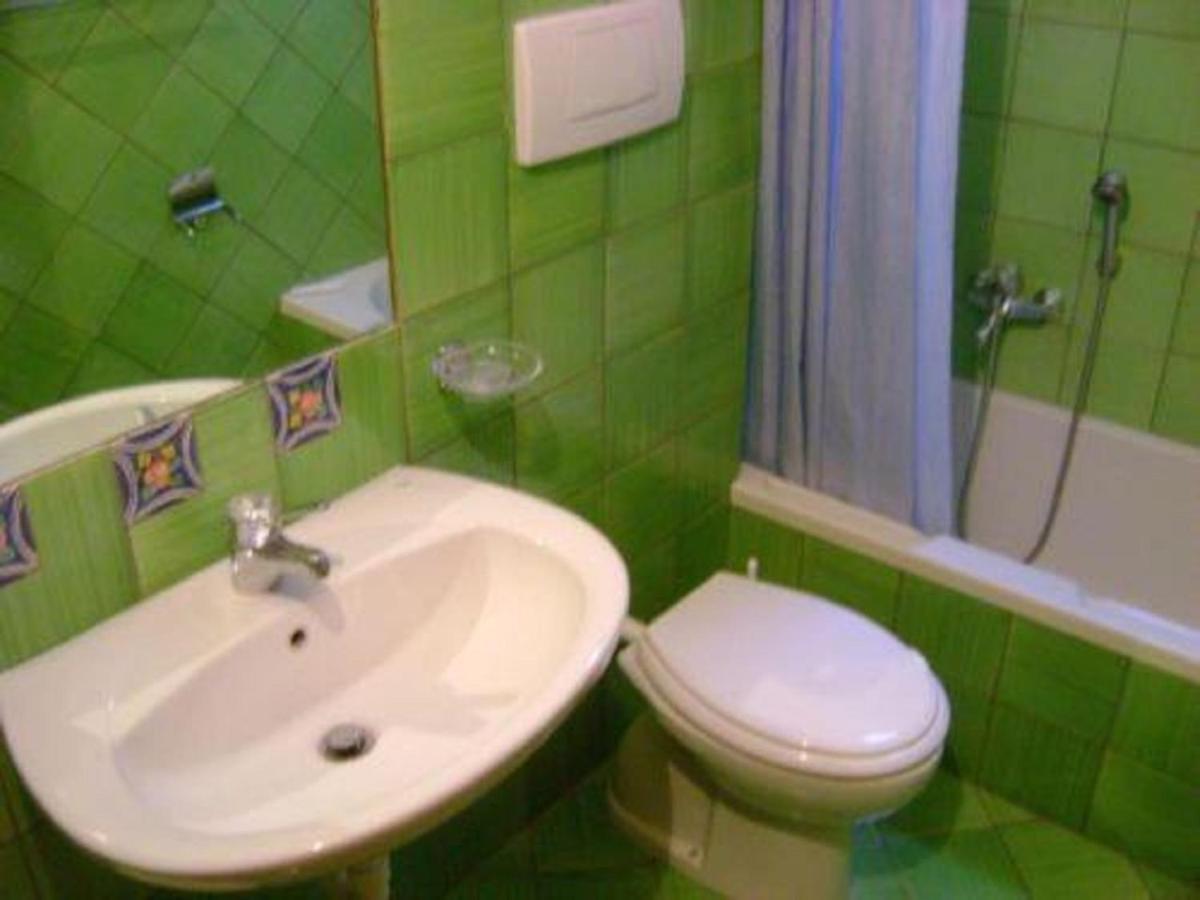 Gianni House Backpackers Hostel Giardini-Naxos Buitenkant foto