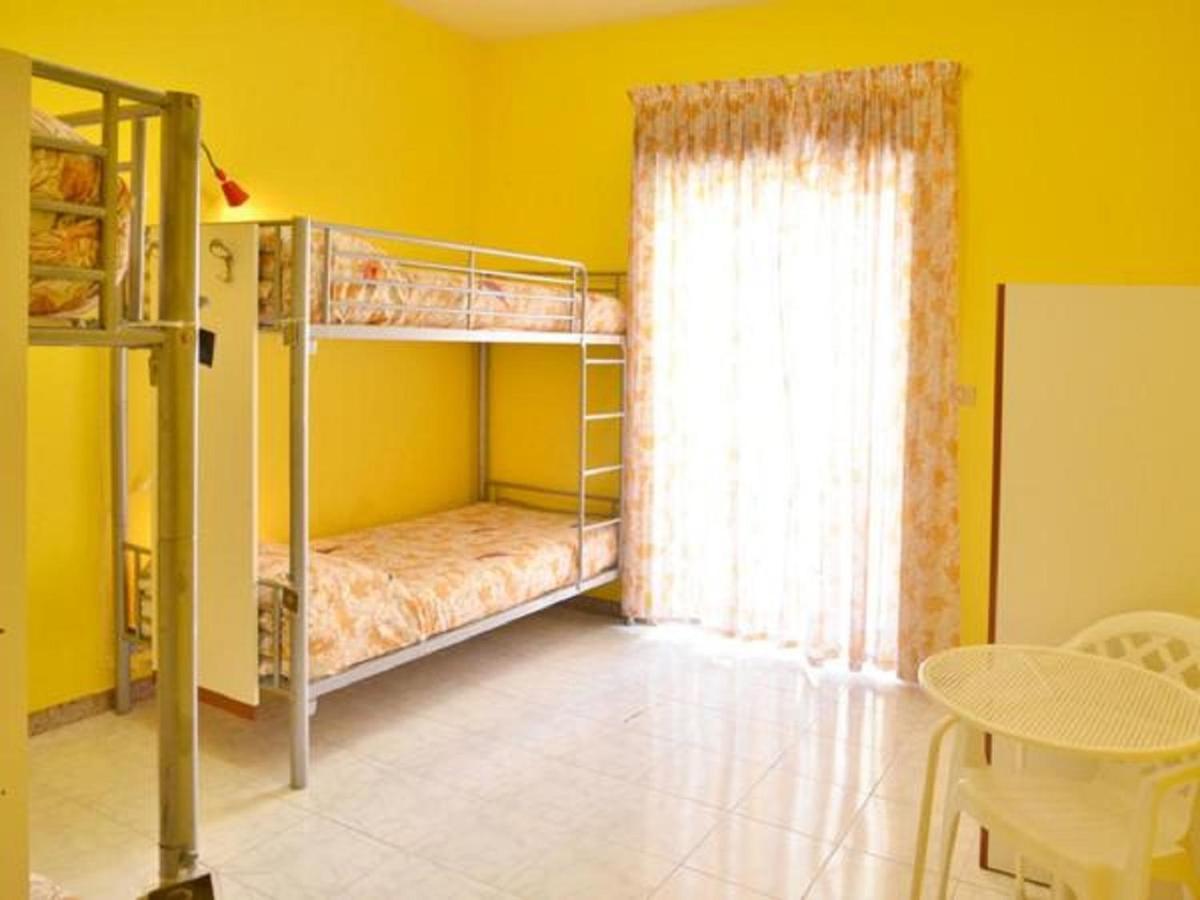Gianni House Backpackers Hostel Giardini-Naxos Buitenkant foto