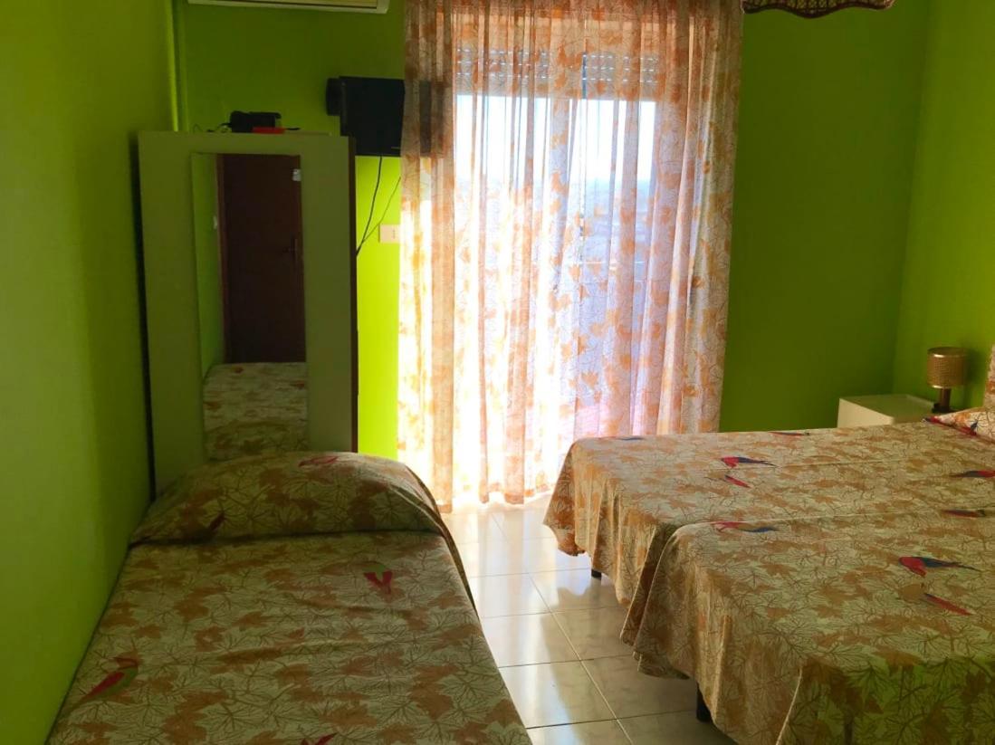 Gianni House Backpackers Hostel Giardini-Naxos Buitenkant foto